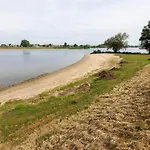 Mooi Huisje Aan De Maas بيت للعطل