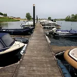 Mooi Huisje Aan De Maas *