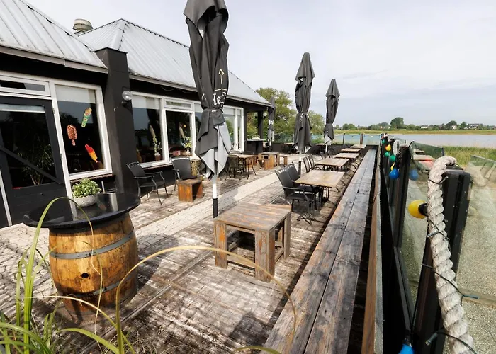 Mooi Huisje Aan De Maas